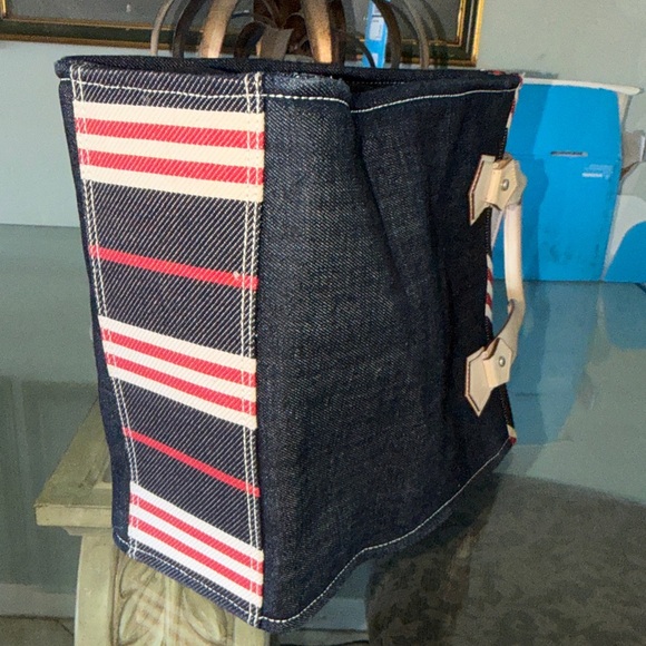 💯 Burberry Navy Tote with Red and Cream Accents Blue Label - Picture 5 of 13